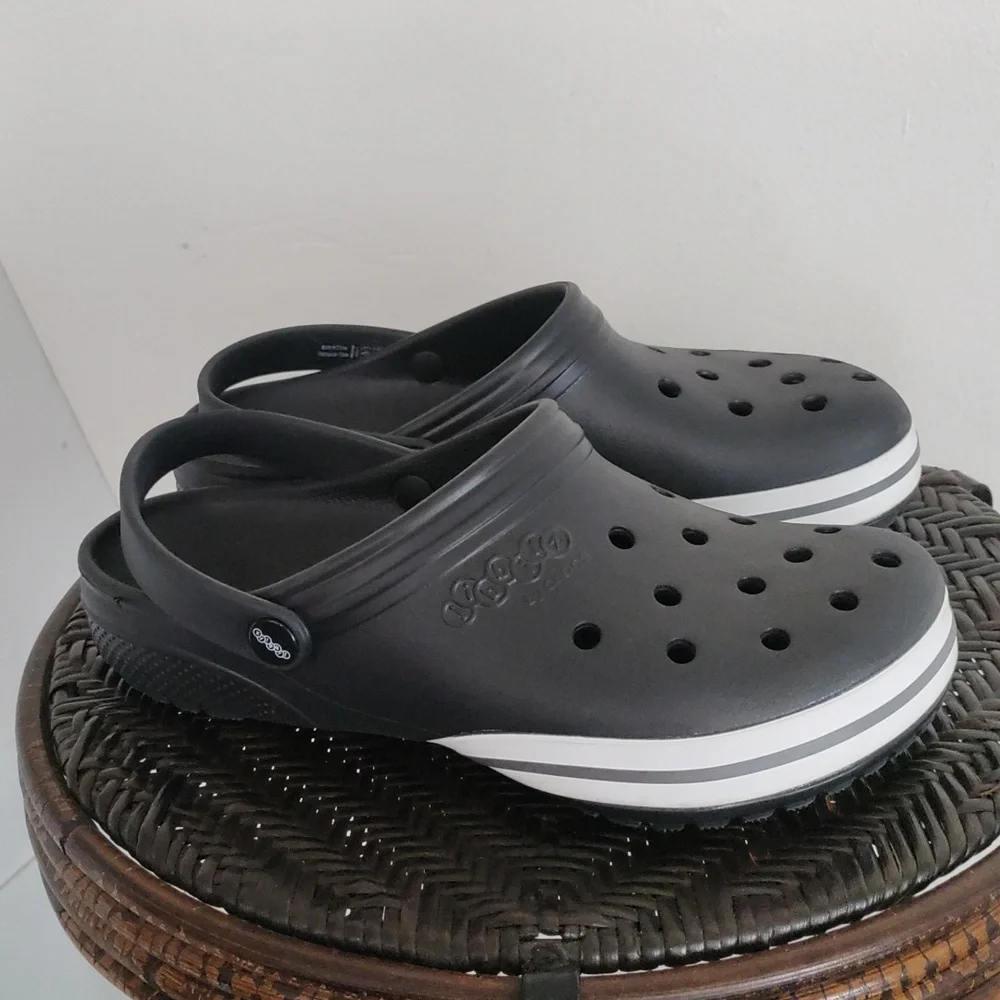 Jibbitz By Crocs Unisex Kilby Clogs Shoes Black White Slip On Men Sz 9 Women 11